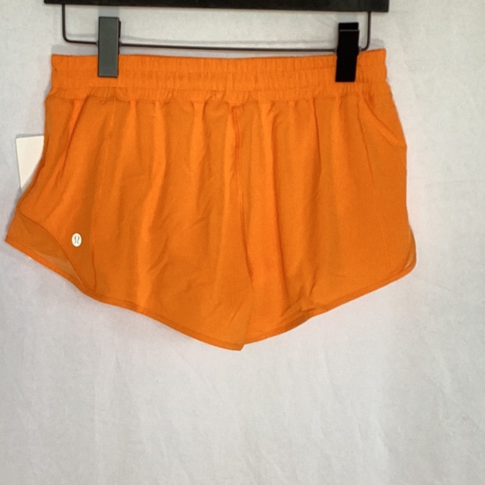 Lululemon hotty hot shorts - Picture 6 of 9